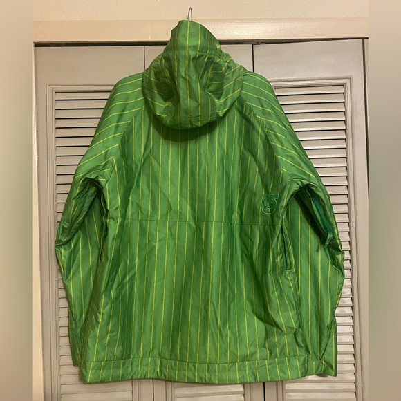 New Burton Snowboard Jacket - Picture 2 of 12